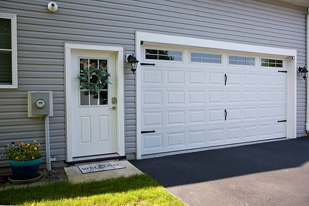 24/7 Emergency Garage Door Panel Replacement experts in Bernalillo, NM